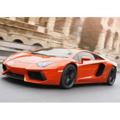 В Lamborghini готовят к дебюту четырехместный Aventador