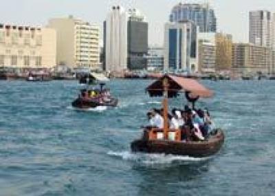 Власти Дубая продлили часы работы водных такси