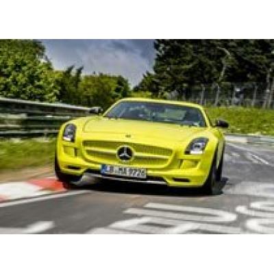 Электрический Mercedes-Benz SLS AMG установил рекорд Нюрбургринга