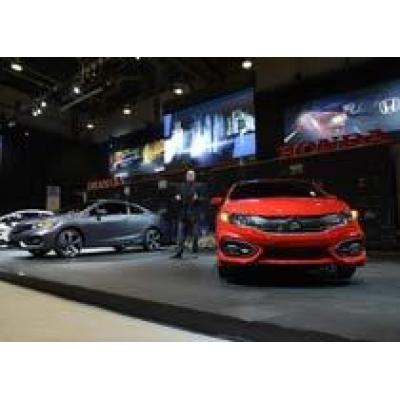 Honda представила обновленные купе Civic и Civic Si