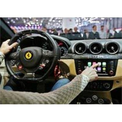 Первой в мире машиной с интерфейсом Apple стала Ferrari FF