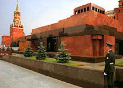 Мавзолей Ленина в Москве открыт после профилактики