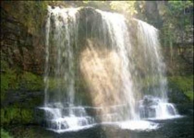 Туристический центр открыт возле знаменитого водопада в Уэльсе