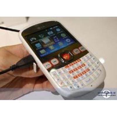 LG C300 Town с QWERTY-клавиатурой