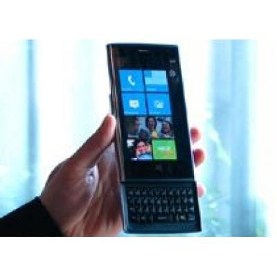 Dell `вооружает` сотрудников WP7-смартфонами