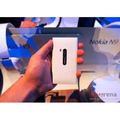 Nokia N9 теперь и в белом цвете корпуса