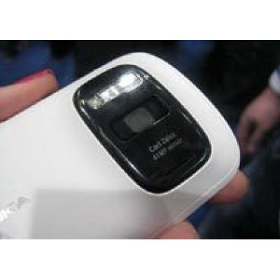 Nokia 808 PureView придет в Россию в мае