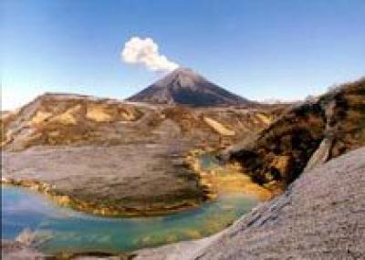 На курильском острове Парамушир активизировался вулкан Эбеко