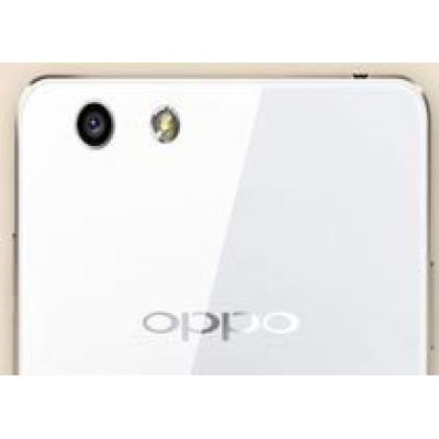 Oppo R1 официально поступил в продажу