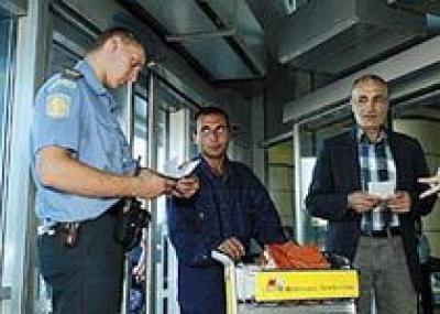 На границах Германии временно возобновляется паспортный контроль