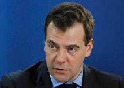 Медведев обещает военнослужащим повышение доходов к 2012 году