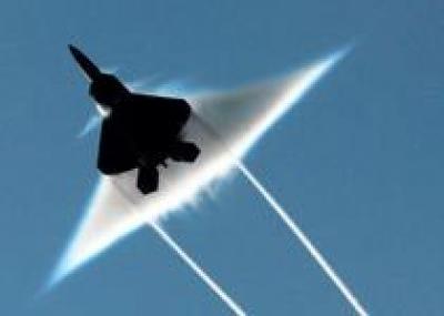 F-22 преодолел звуковой барьер на топливе из рыжика