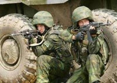 К 2017 году в российской армии будут служить 425 тыс. контрактников