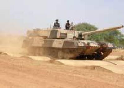 Испытания танка «Арджун II» начались на полигоне Покран на западе пустыни Раджастан