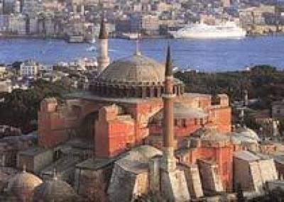 Святую Софию в Стамбуле предлагают вновь сделать православным храмом
