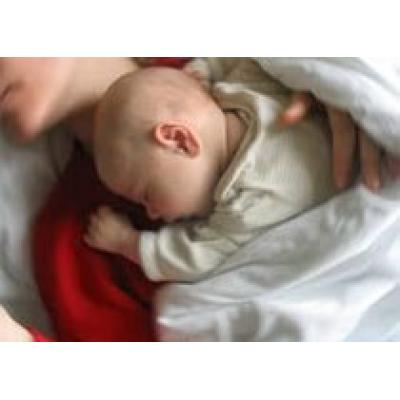 Синдром внезапной детской смерти: чего не хватает младенцу?
