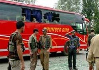 В Индии взорван туристический автобус