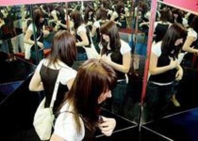 В Либерце открылся самый крупный зеркальный лабиринт Европы