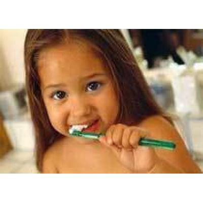 Как убедить ребенка чистить зубы?