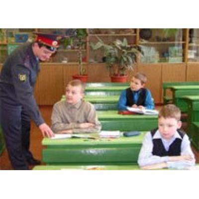 Московская милиция начала детскую операцию `Елка`