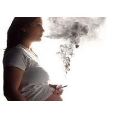 Курящая беременная женщина может сделать своего будущего сына бесплодным