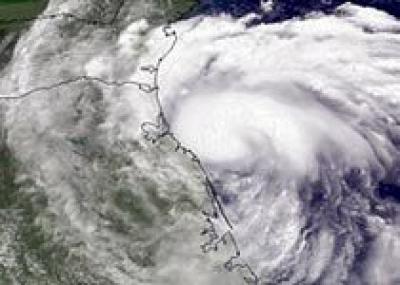 Тропический шторм `Умберто` перерос в ураган