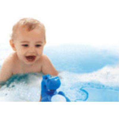Как приучить ребенка к купанию
