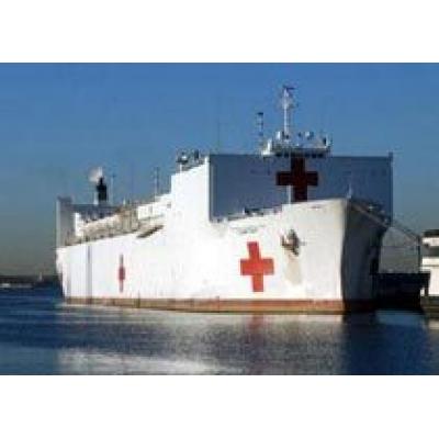 Медицинский корабль ВМС США закончил гуманитарную миссию