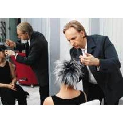 Канцерогены, содержащиеся в красках для волос, увеличивают риск развития рака мочевого пузыря у мужчин-парикмахеров