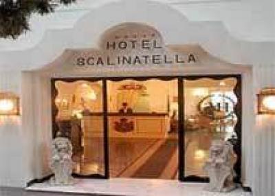 Отель La Scalinatella на Капри читатели журнала Conde Nast Traveler признали лучшим отелем в Европе