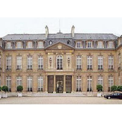 Вспышка чесотки в резиденции президента Франции