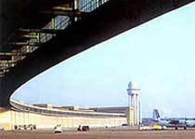 В Берлине закрывают легендарный аэропорт