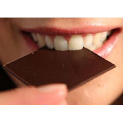 Умеренное потребление шоколада помогает сжигать жир