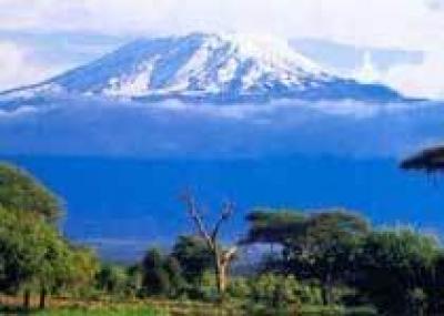 Российские альпинисты покорили самый большой вулкан на планете Килиманджаро в Танзании
