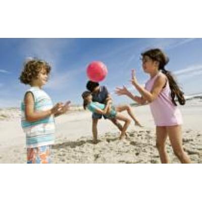 Ребенок на пляже: руководство по безопасности