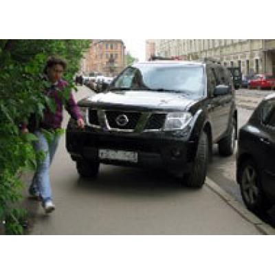 Матвиенко предлагает не штрафовать за парковку на тротуаре
