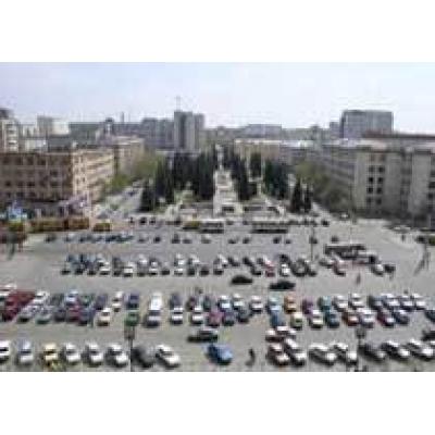 Парковка автомобилей в центре Москвы кратно дороже квартплаты