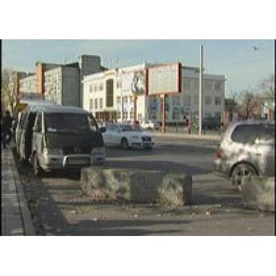 Возле автовокзала в Иркутске закрыли последнюю парковку для машин