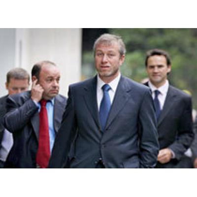 Абрамович и Березовский оштрафованы за парковку перед судом