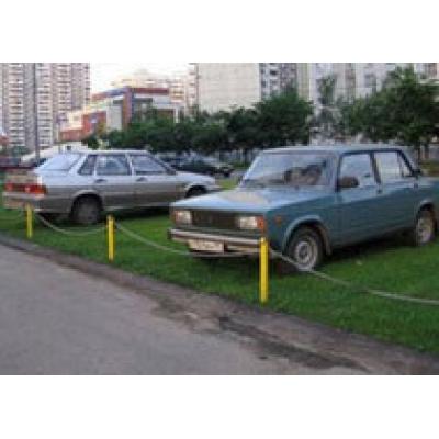За парковку на газонах снимут номера