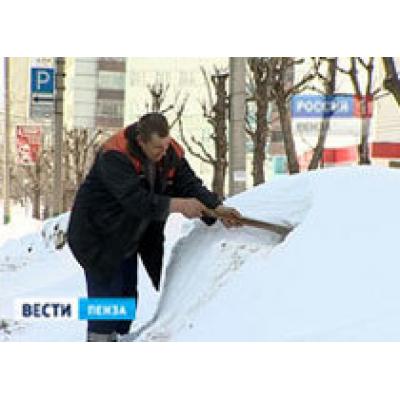 На пути у пензенских коммунальщиков встали спонтанные парковки