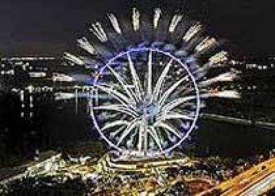 В Сингапуре состоялась церемония открытия самого большого колеса обозрения
