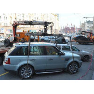 В Москве будут эвакуировать машины, припаркованные на остановках и переходах