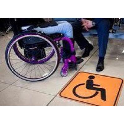 В Костромской области торговый центр обустроил места для парковки транспортных инвалидов