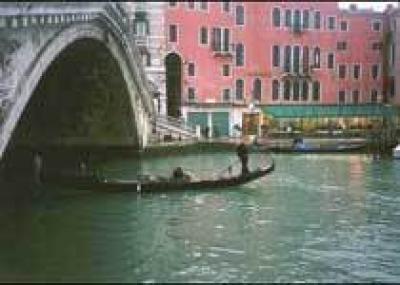Венеция борется с попрошайками