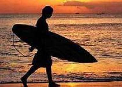 Мексиканский курорт наводит страх на серфингистов