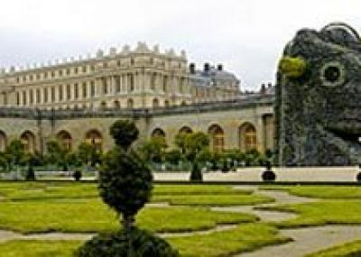 Французы не одобряют выставку Кунса в Версале
