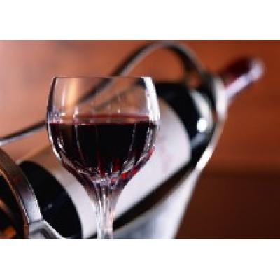 Столовая правительства области закупает вино на сумму более 300 тысяч рублей
