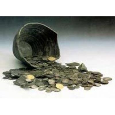 Аукционный дом `Гелос` представит редкие монеты и военный антиквариат