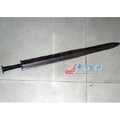В Китае найден меч возрастом 2 тыс. лет